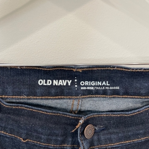 Old Navy Original Mid-Rise Dark Blue Jeans - Picture 3 of 6